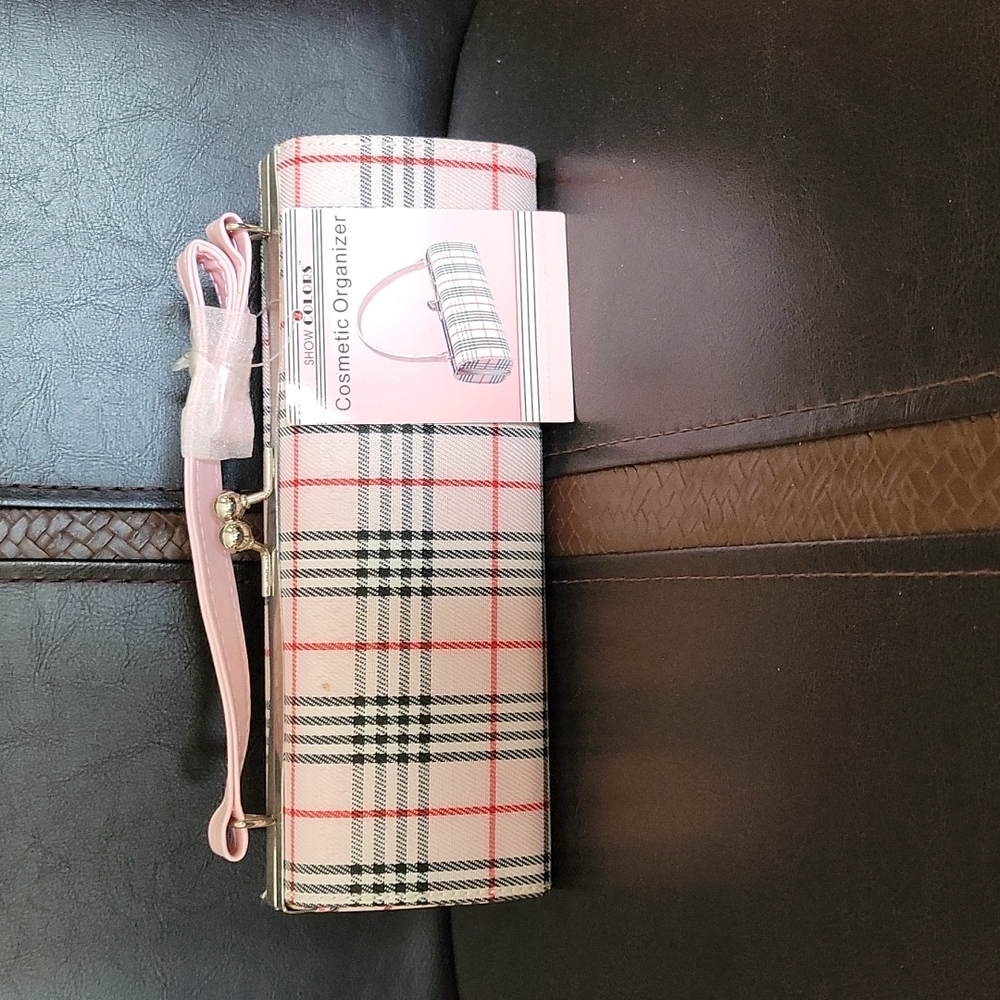 Pink Red Black White Plaid Print Cosmetic Organizer Read Spot NEW